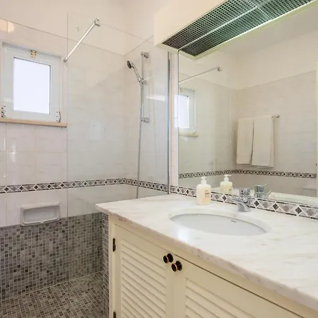 Amazing 2-bedroom With Big Terrace! *