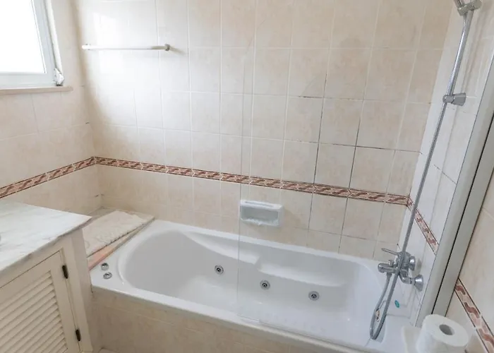 アパート Amazing 2-bedroom With Big Terrace! アルブフェイラ