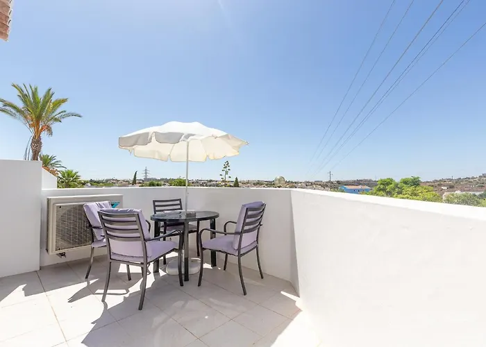 Amazing 2-bedroom With Big Terrace! アパート アルブフェイラ